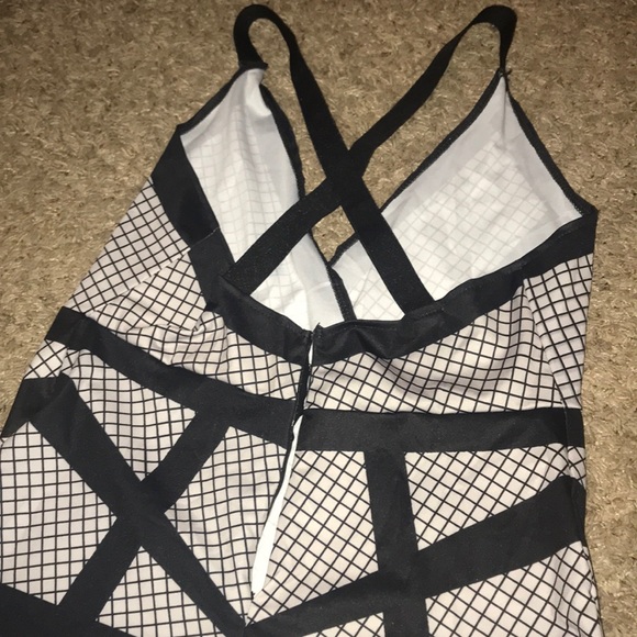 Black and white jumpsuit - Picture 5 of 5